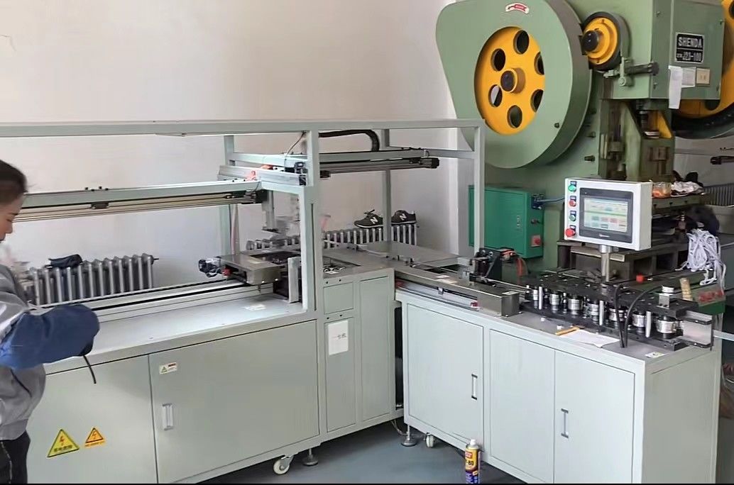 Беспилотная машина 220V 5.5KW производства воздушного фильтра фильтра кармана управления